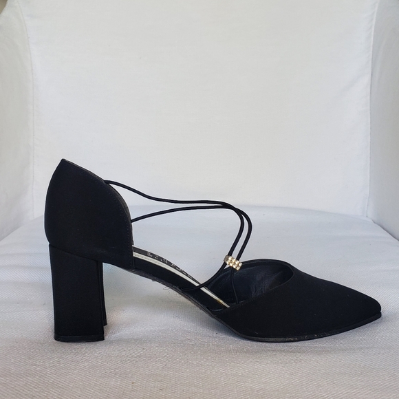 Stuart Weitzman 'Guipure' black strappy and crystal D'Orsay heels Size 6.5B - Picture 3 of 8